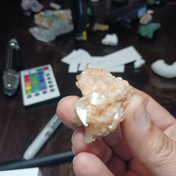 Orange stilbite - Picture 2 of 7
